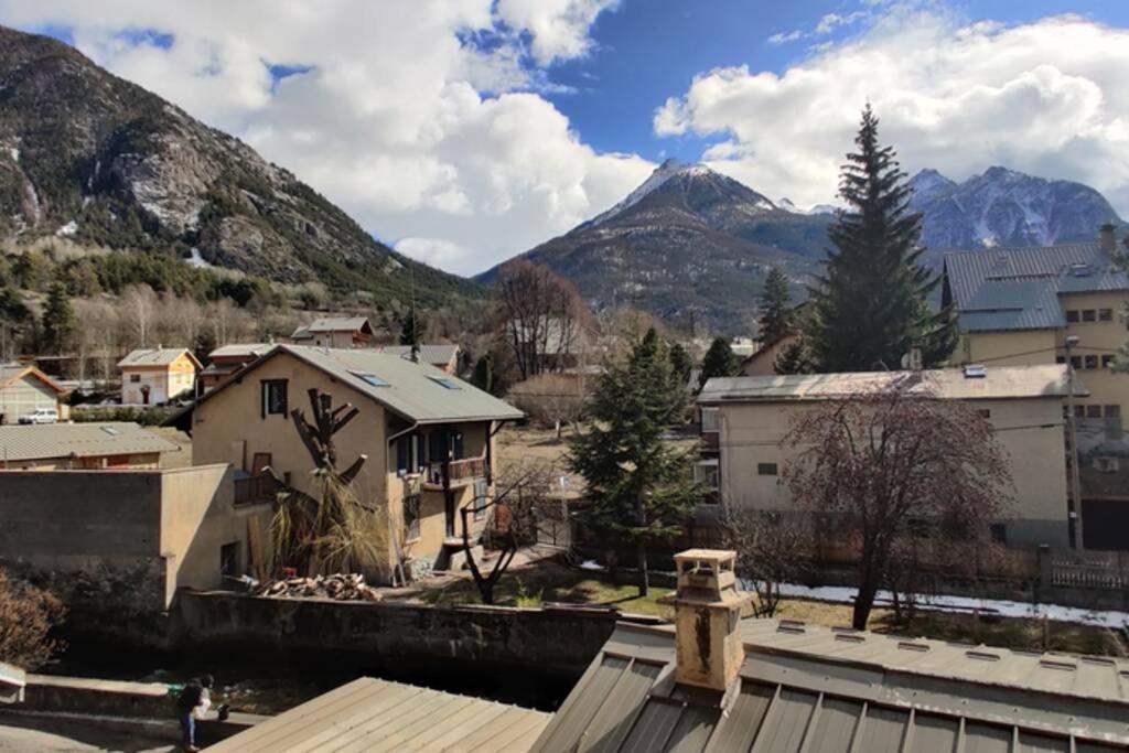 Maison Calme Independante Et Vue Sur Les Montagnes Briançon Exterior foto